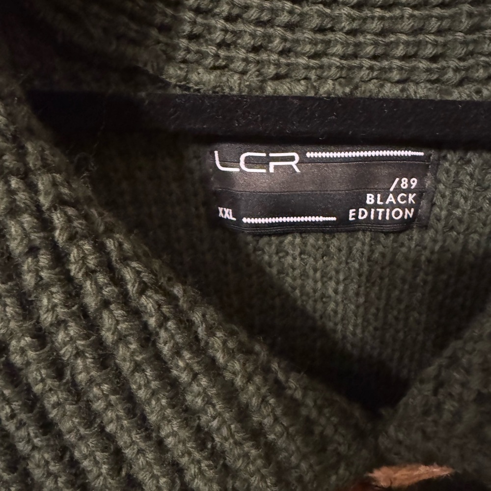 Lcr 89black Edition 3 Button Toggle Pullover Mens… - image 3